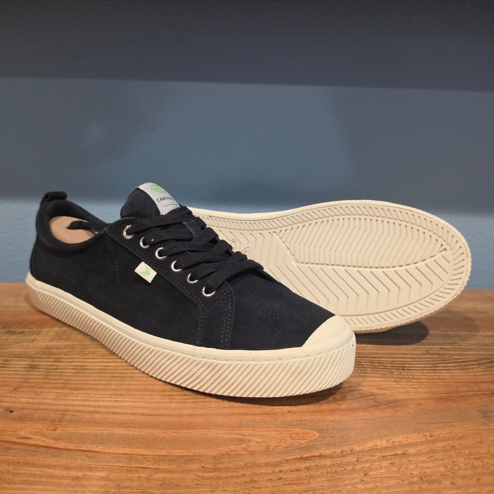 Cariuma Mens OCA Low Sneaker Black Suede Classic Lace Up Size 13